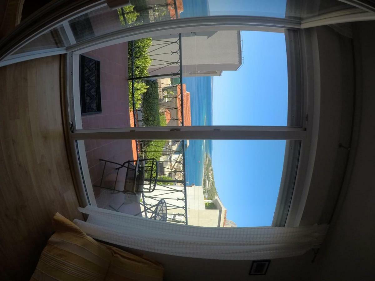 Apartman Kalajzic Omiš Zewnętrze zdjęcie
